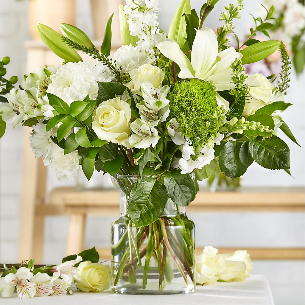 Classic Ivory – A Florist Original – PARKER'S FLORIST, Madison AL