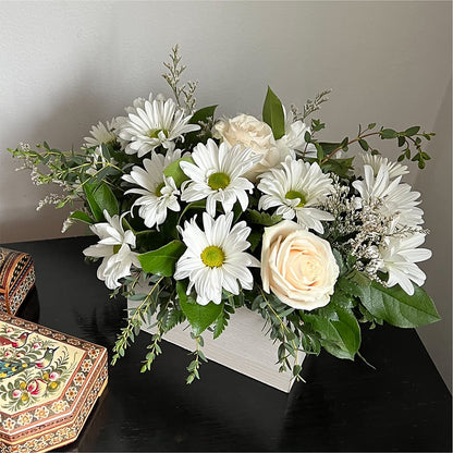 Fresh Linen Box Bouquet – PARKER'S FLORIST, Madison AL