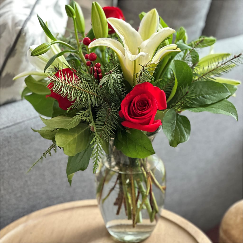 Sparkling Snowflakes Bouquet – PARKER'S FLORIST, Madison AL