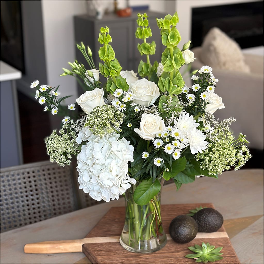 Classic Ivory – A Florist Original – PARKER'S FLORIST, Madison AL
