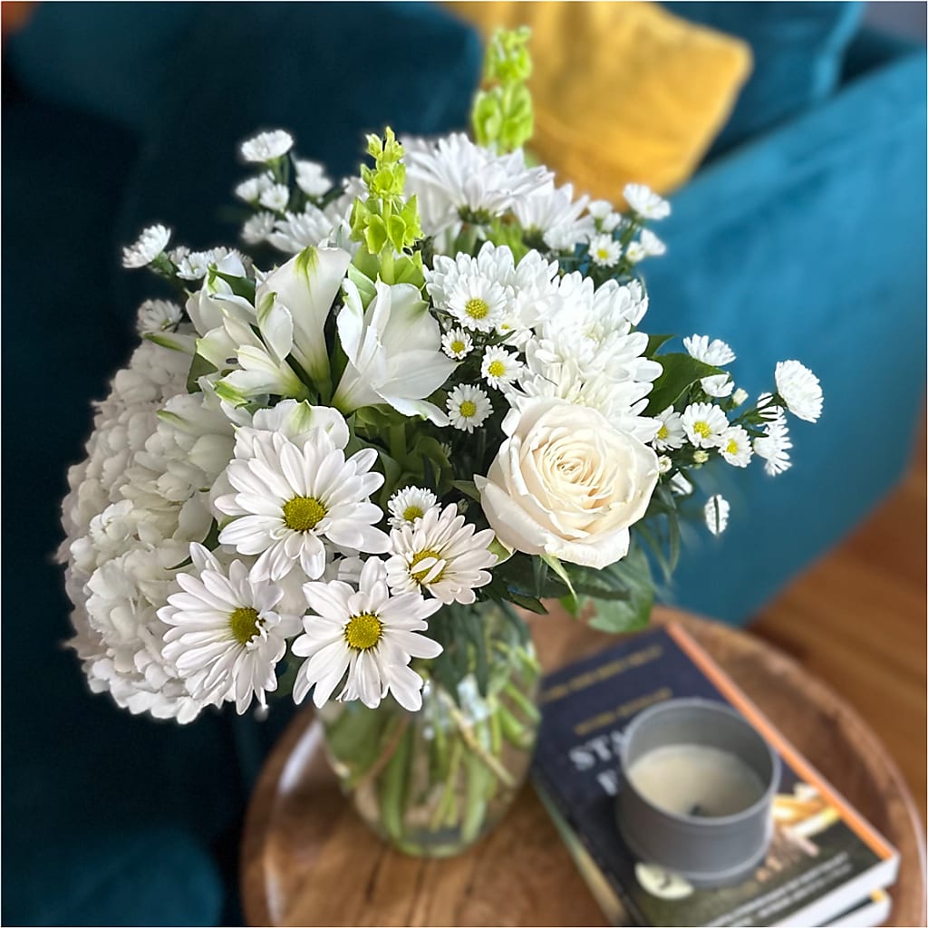Classic Ivory – A Florist Original – PARKER'S FLORIST, Madison AL